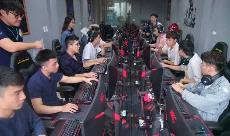 Cần tìm hiểu về các đội thi đấu trước khi cá cược Thể Thao Điện Tử Tại Kubet